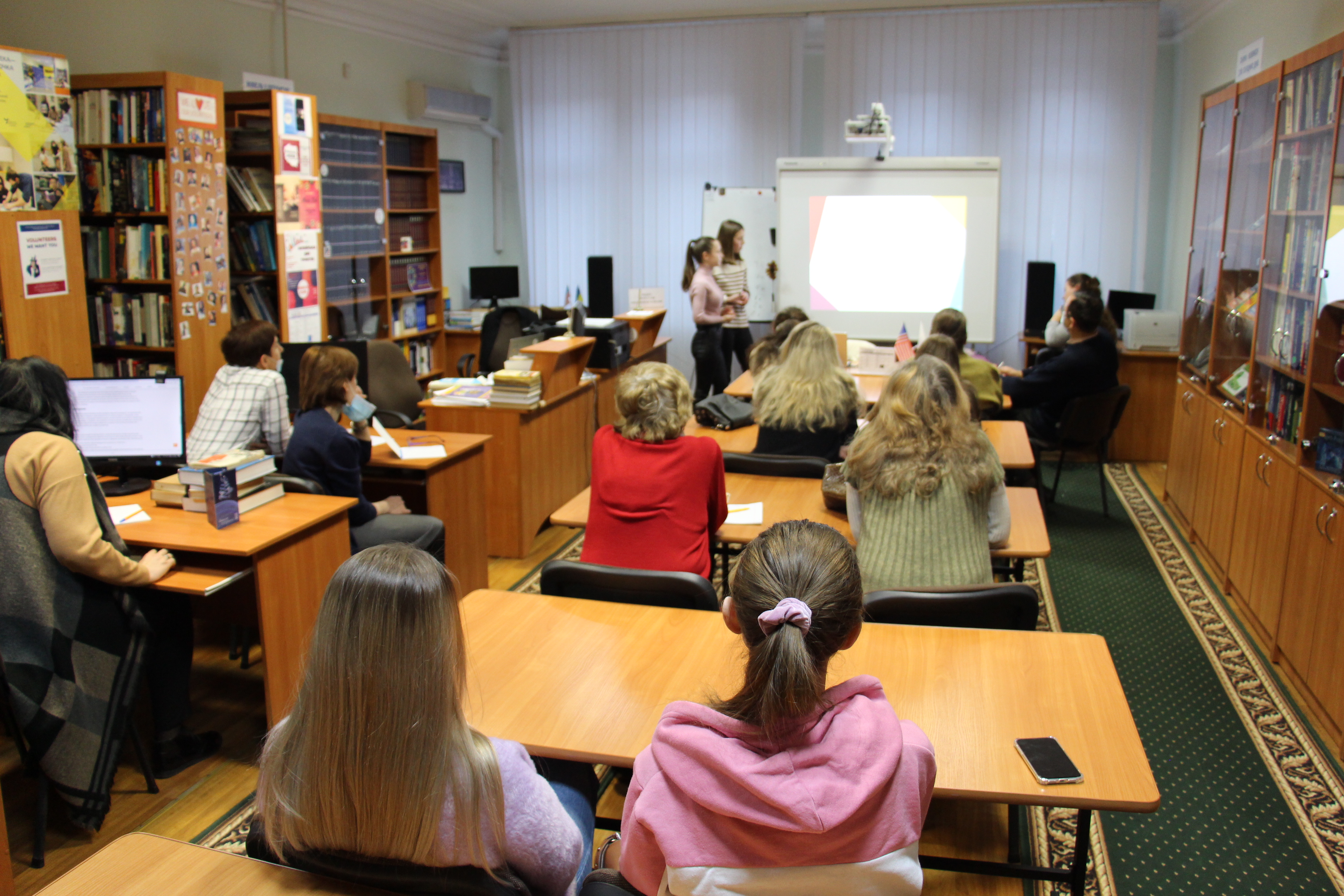 Учасники клубу роблять перші кроки у засвоєнні польської мови